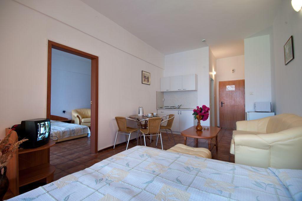 Regina Hotel Slăntjev Brjag Rum bild