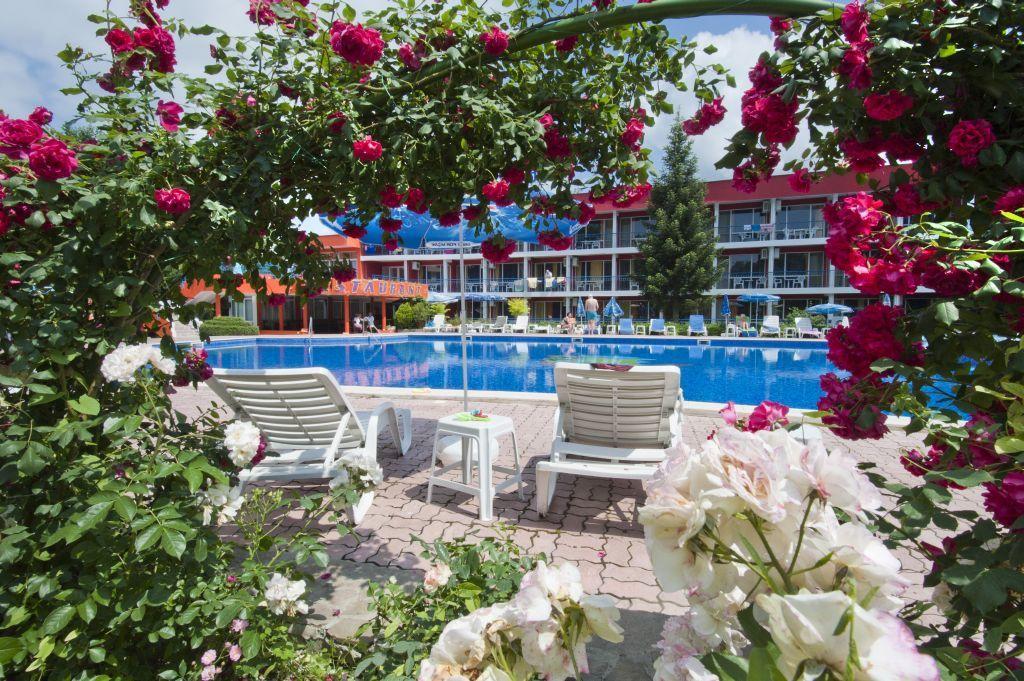 Regina Hotel Slăntjev Brjag Exteriör bild